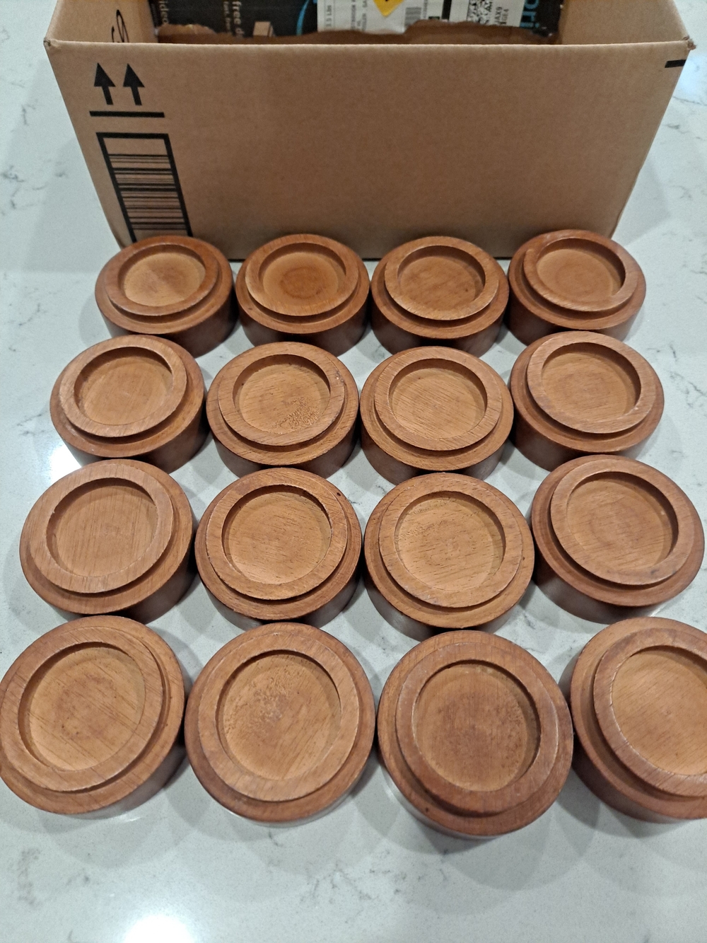Set of 16 Round Wooden Coasters - Natural Brown